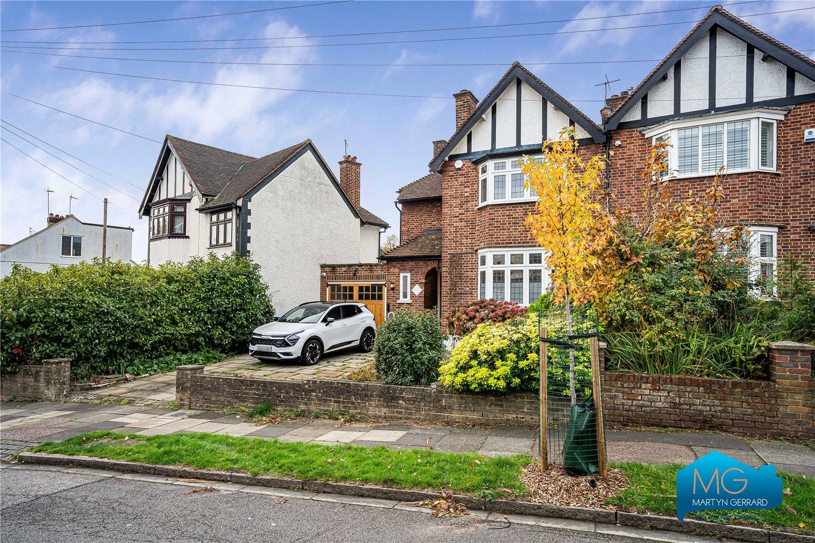 3 bedroom Semi-Detached House to rent - Martyn Gerrard