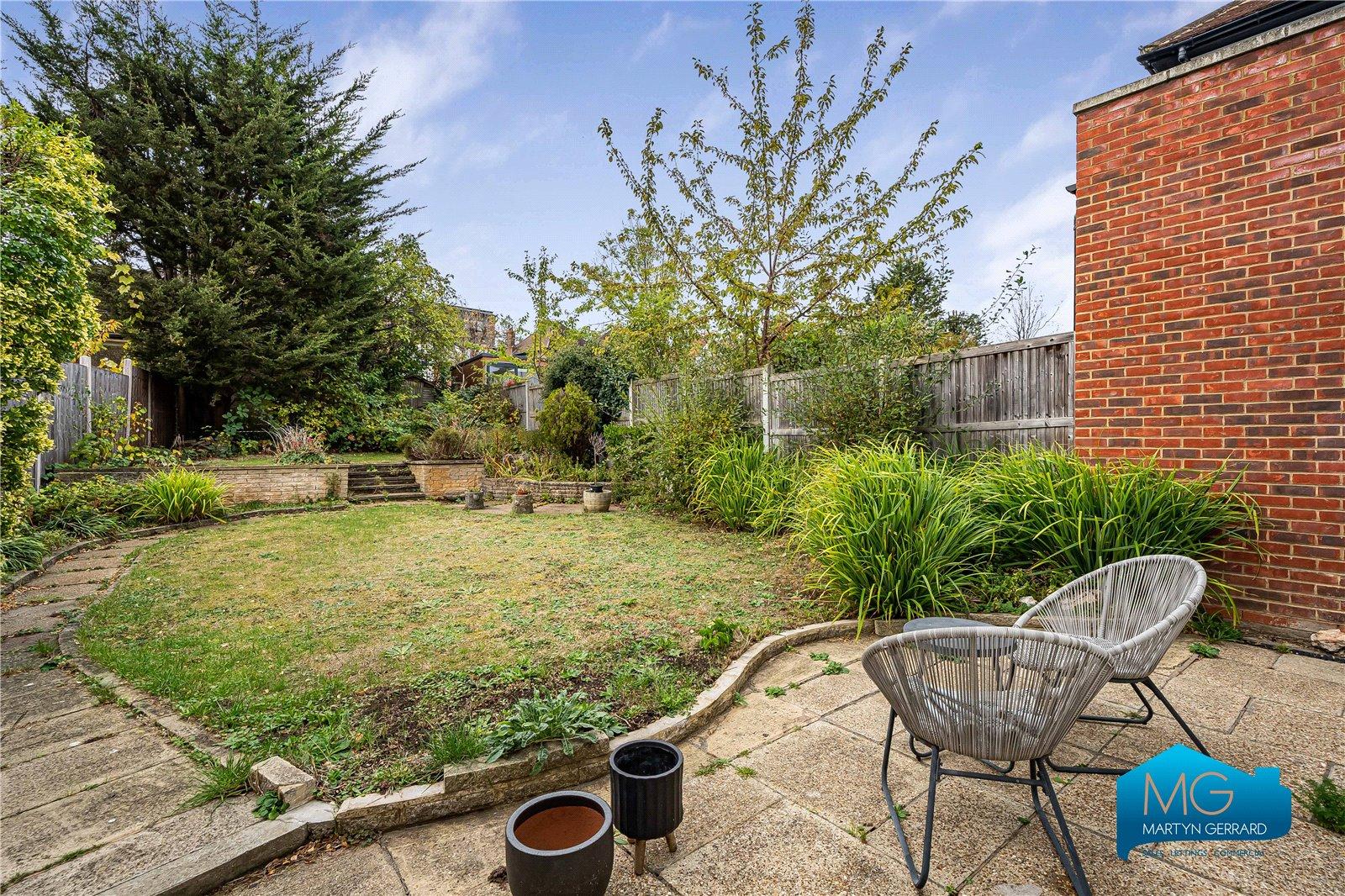 3 bedroom Semi-Detached House to rent - Martyn Gerrard
