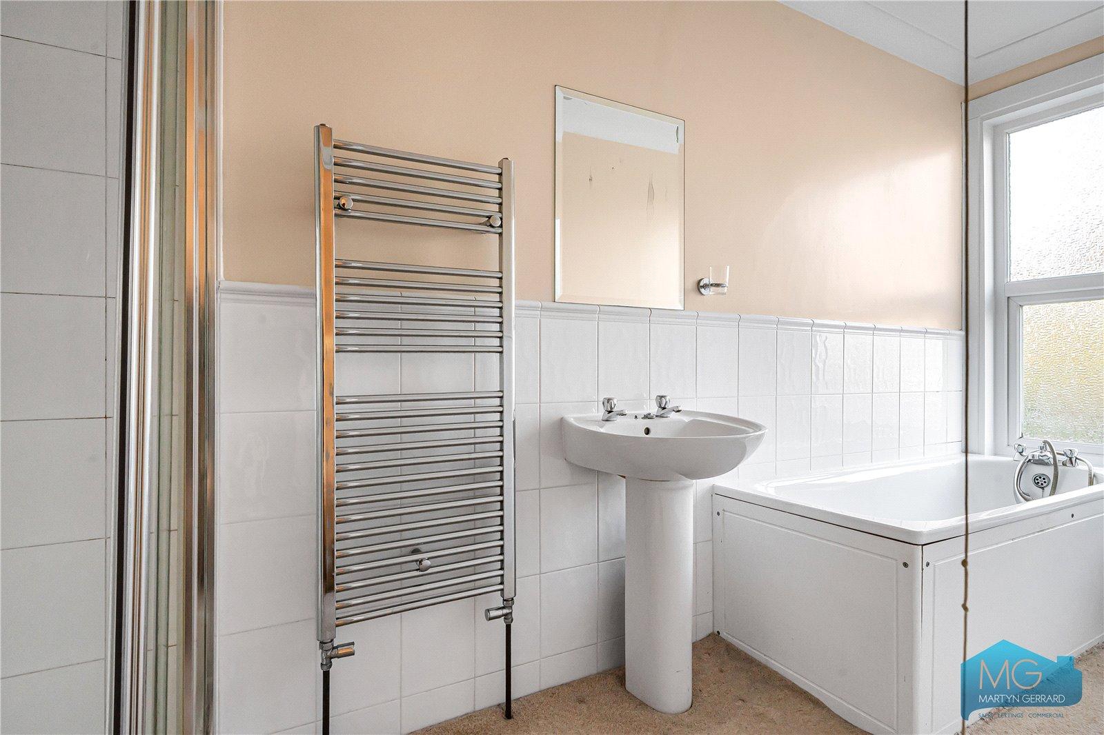 2 bedroom Terraced House for sale - Martyn Gerrard