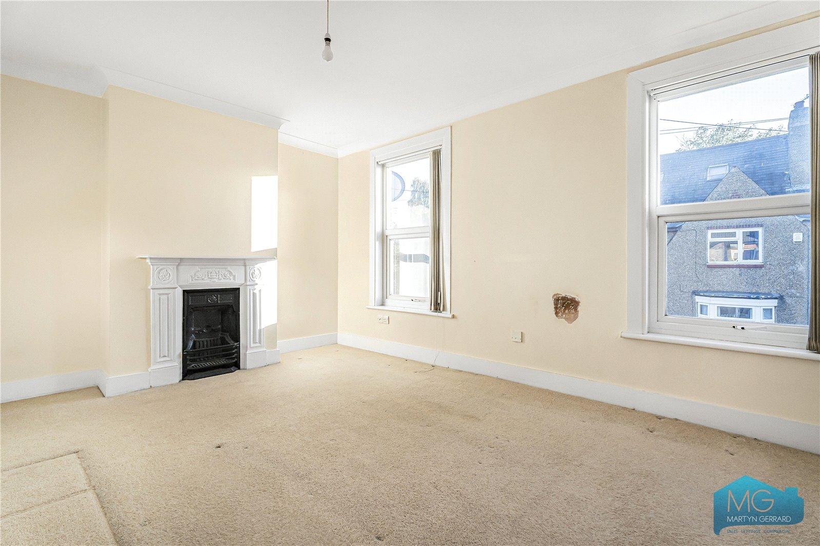 2 bedroom Terraced House for sale - Martyn Gerrard