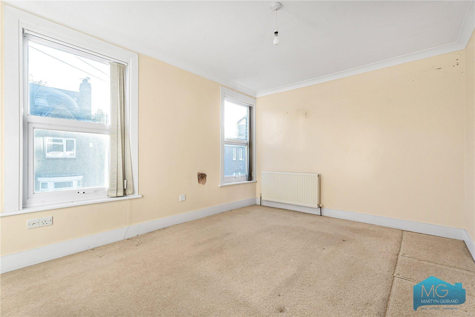 2 bedroom Terraced House for sale - Martyn Gerrard
