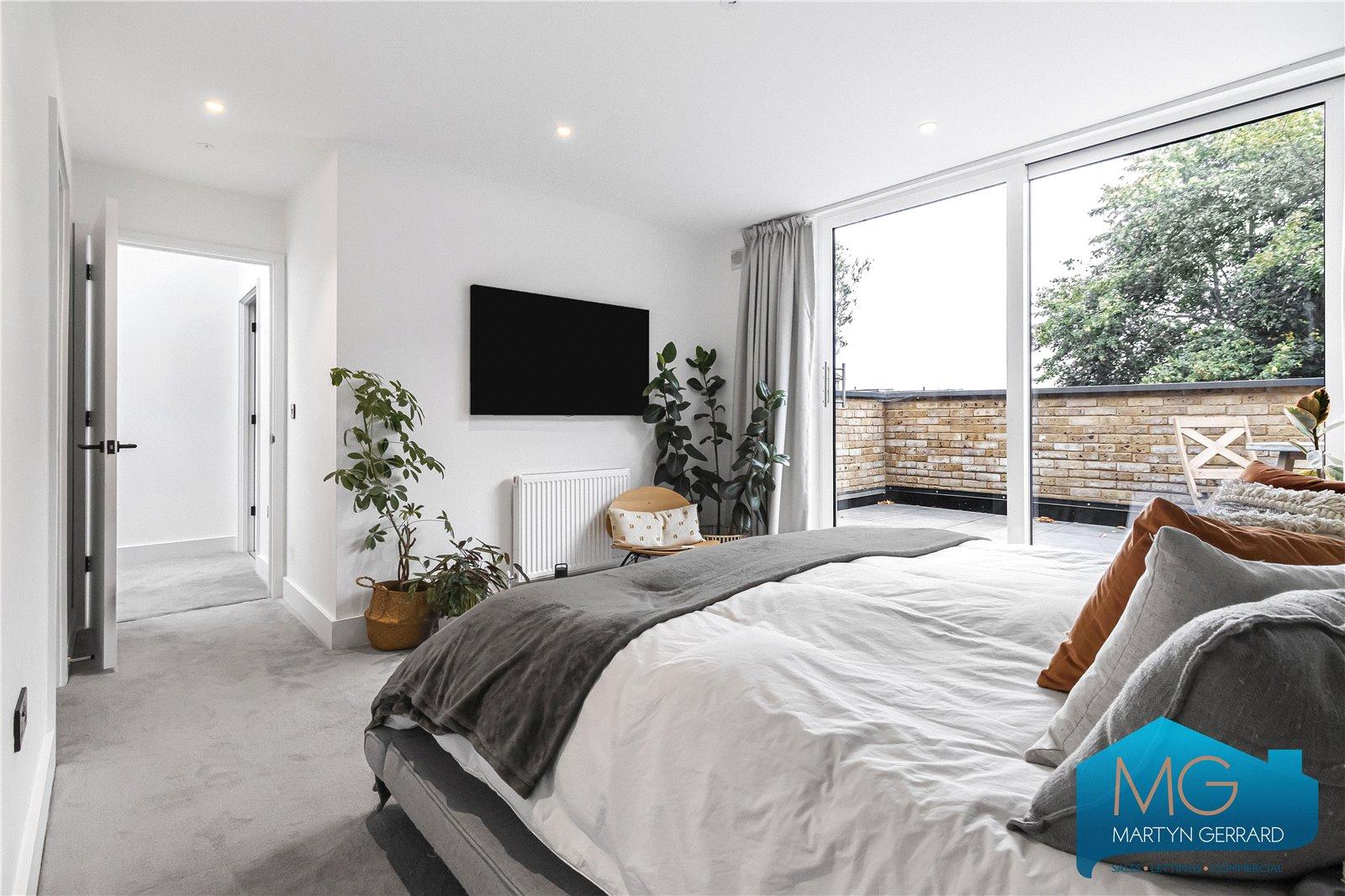 4 bedroom Semi-Detached House for sale - Martyn Gerrard