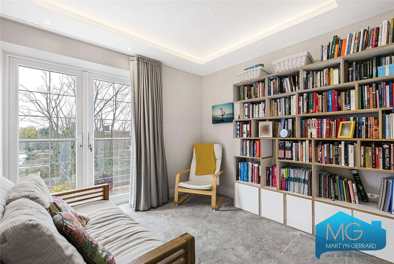 3 bedroom Apartment to rent - Martyn Gerrard