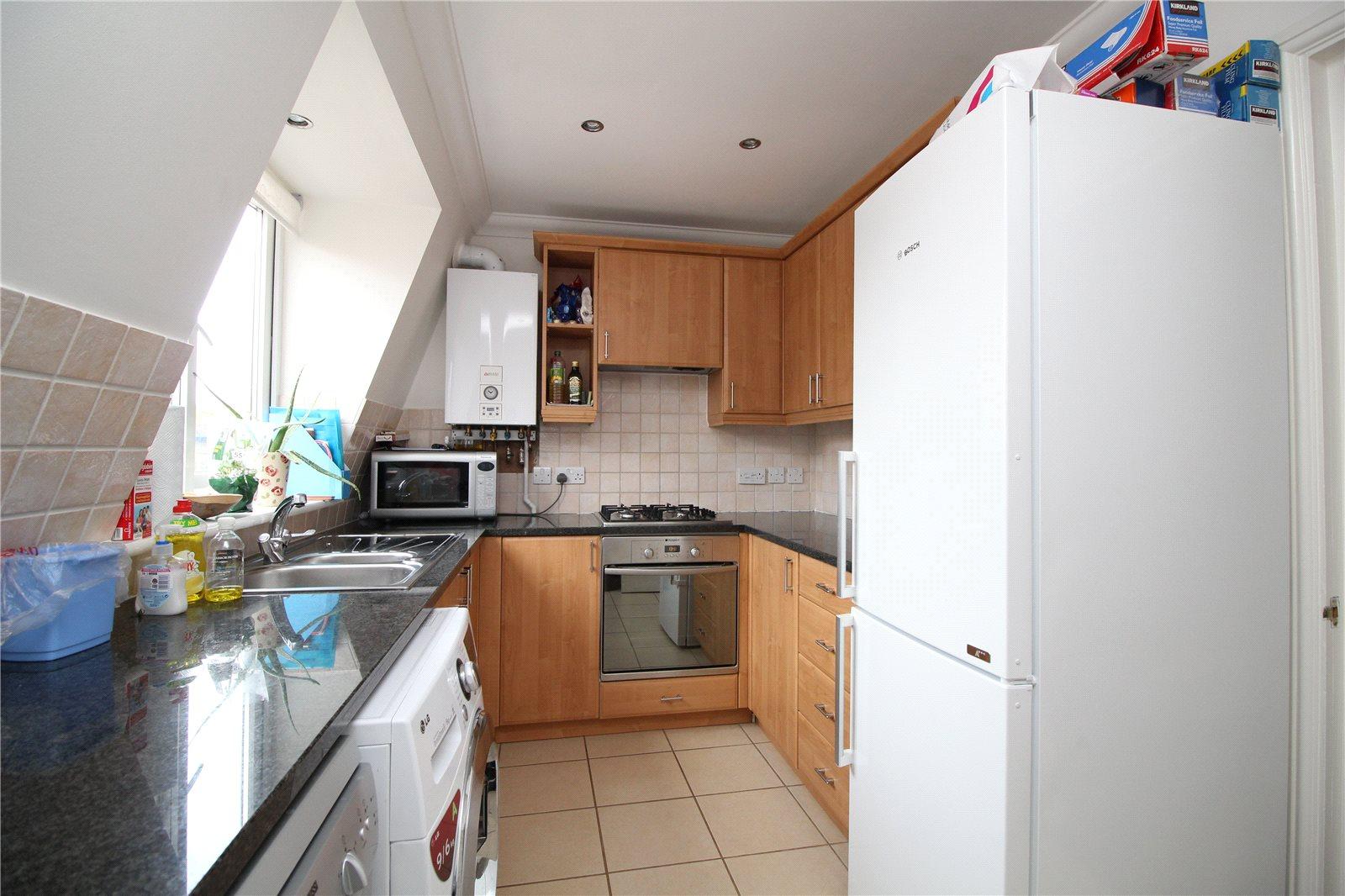 2 bedroom Apartment to rent - Martyn Gerrard