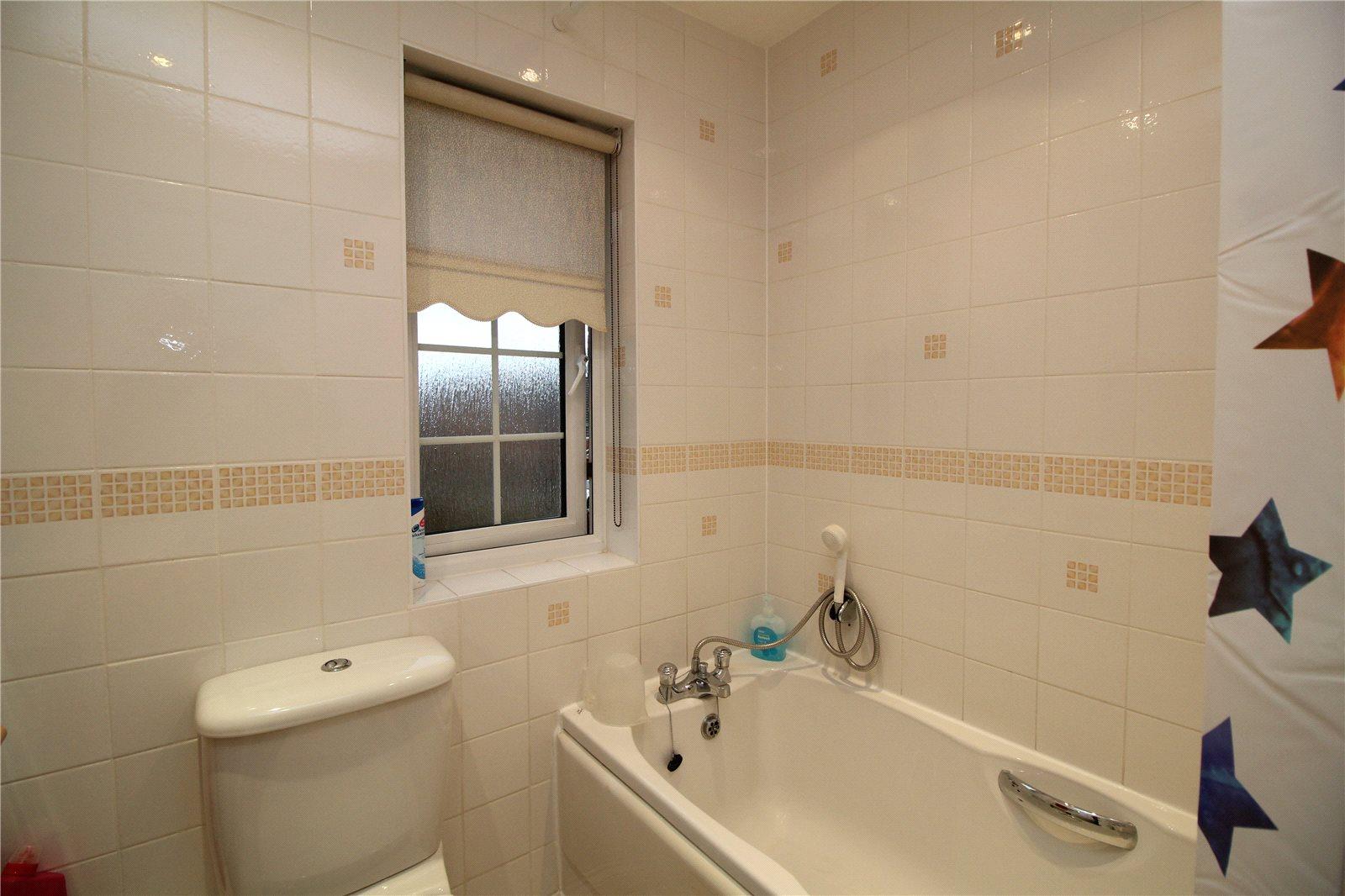 3 bedroom Semi-Detached House to rent - Martyn Gerrard