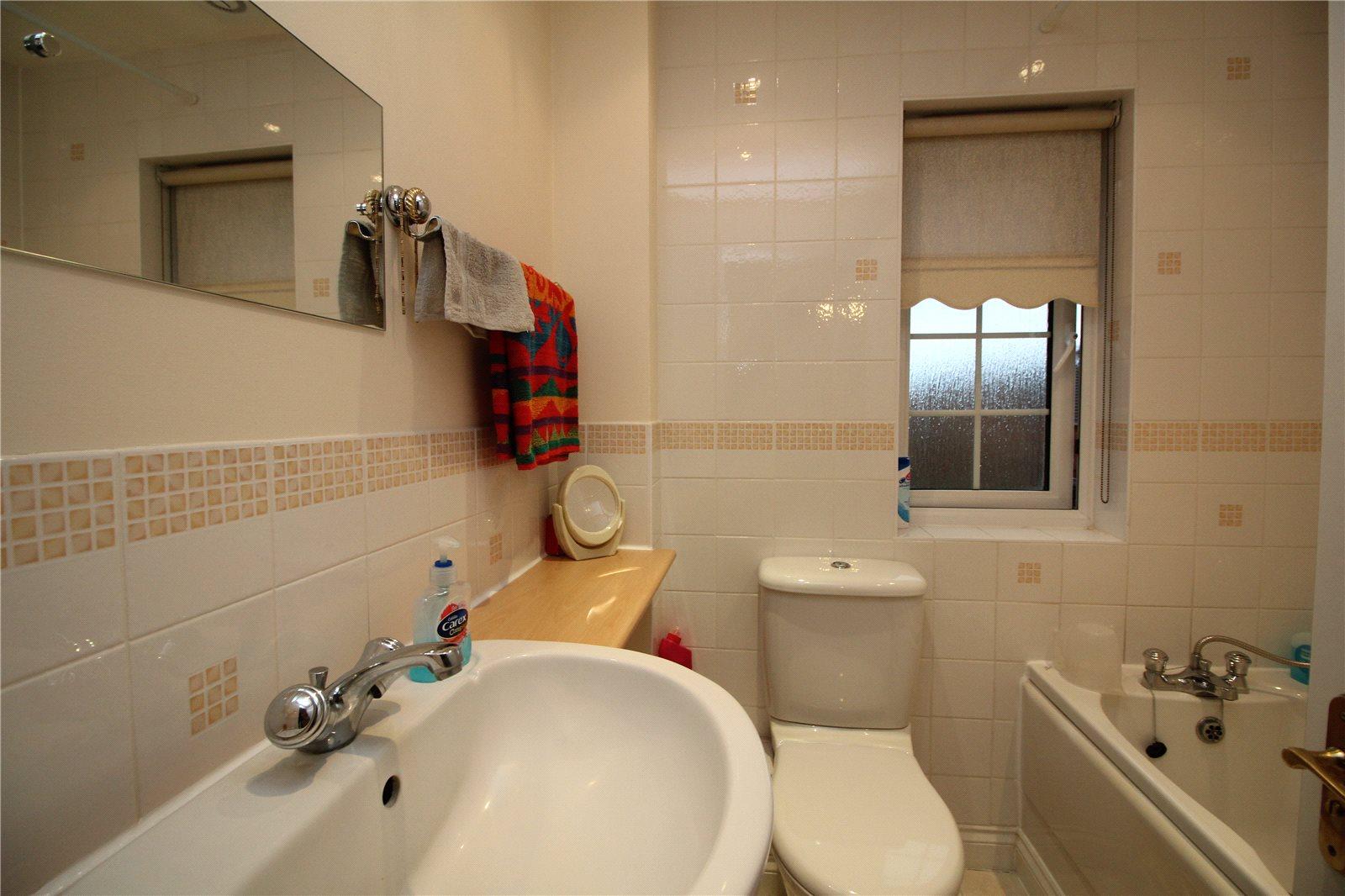 3 bedroom Semi-Detached House to rent - Martyn Gerrard