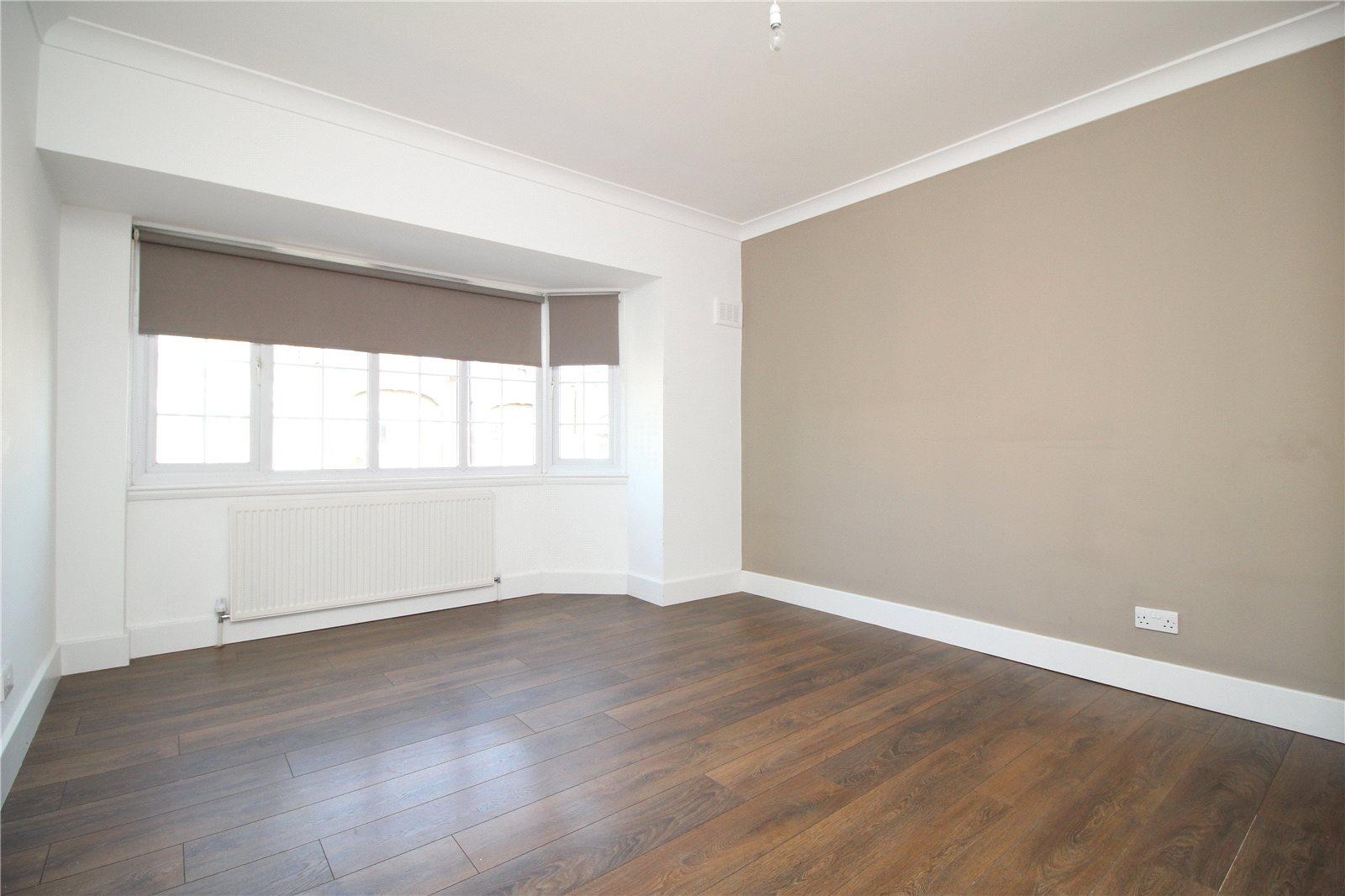 2 bedroom Apartment to rent - Martyn Gerrard