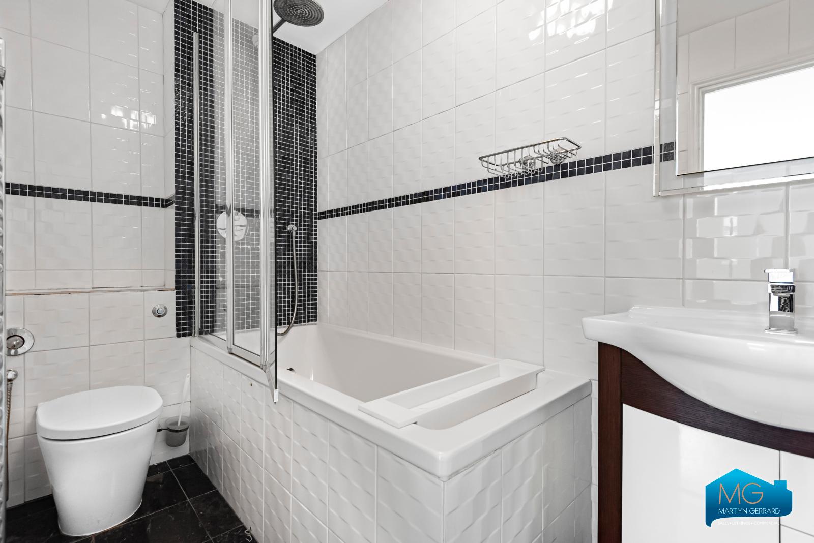 3 bedroom Terraced House to rent - Martyn Gerrard