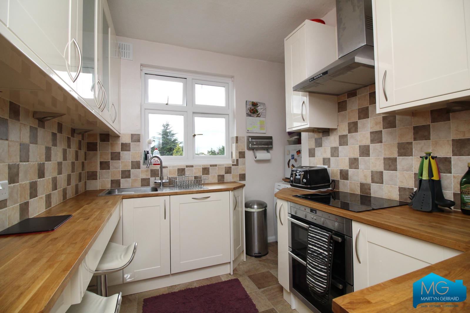 2 bedroom Apartment to rent - Martyn Gerrard