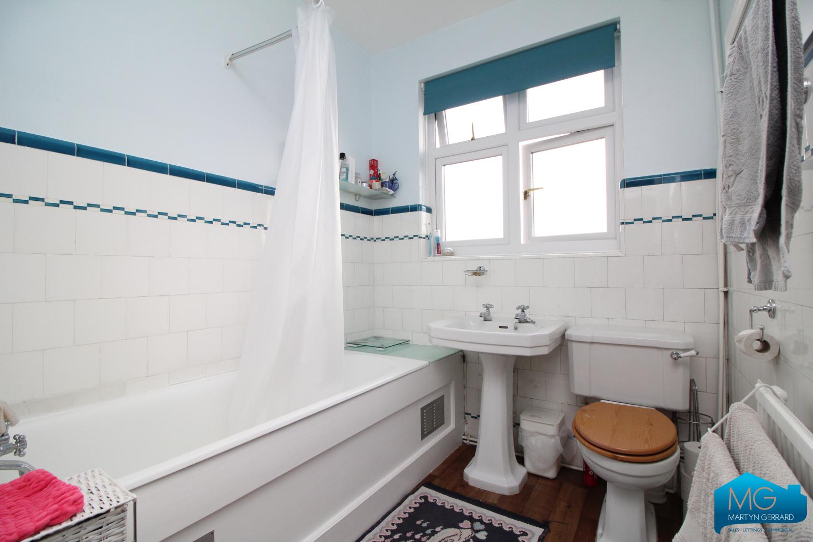 2 bedroom Apartment to rent - Martyn Gerrard