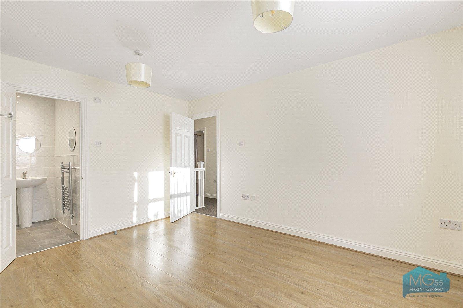 4 bedroom End of Terrace House to rent - Martyn Gerrard