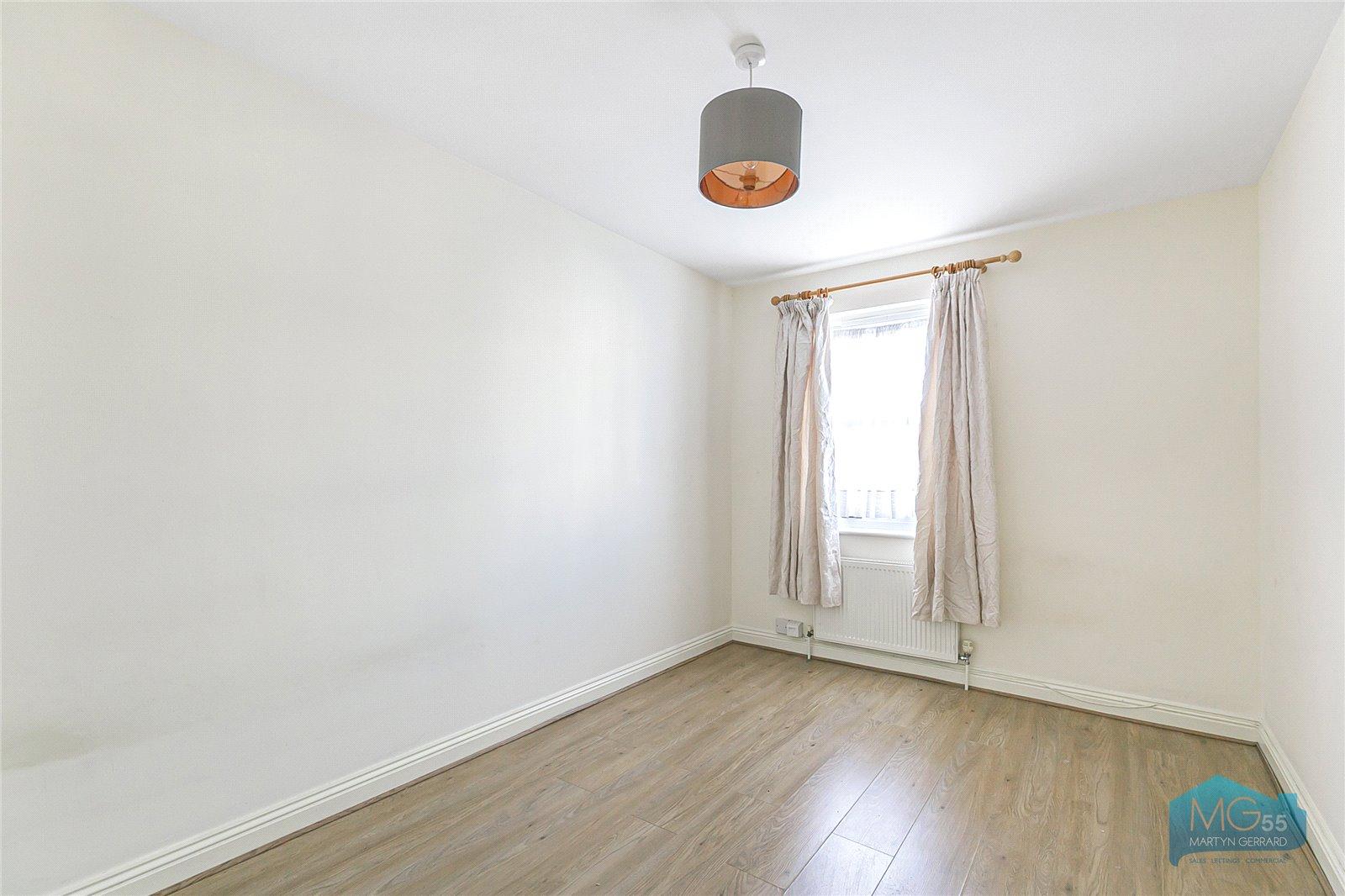 4 bedroom End of Terrace House to rent - Martyn Gerrard