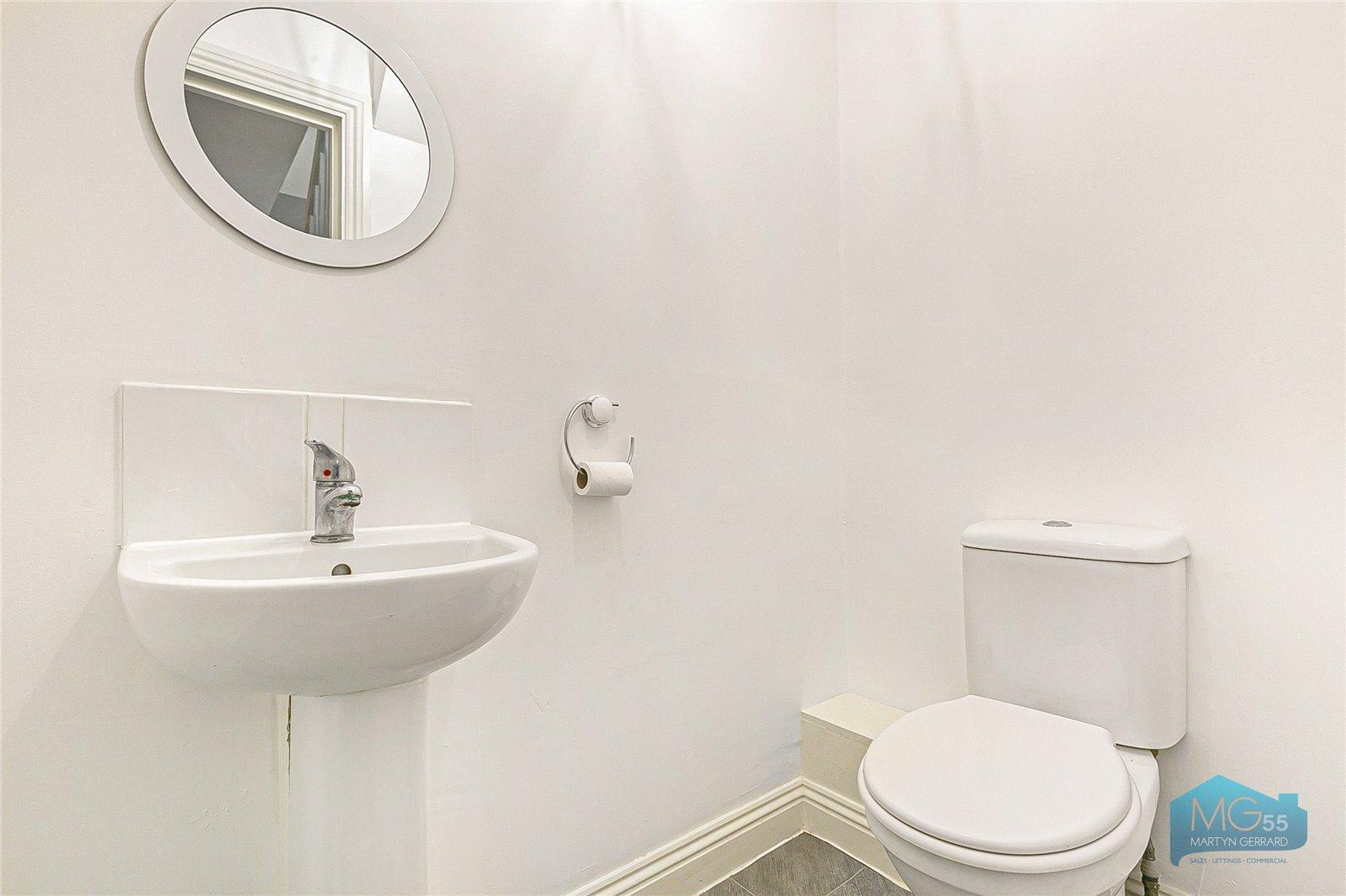 4 bedroom End of Terrace House to rent - Martyn Gerrard