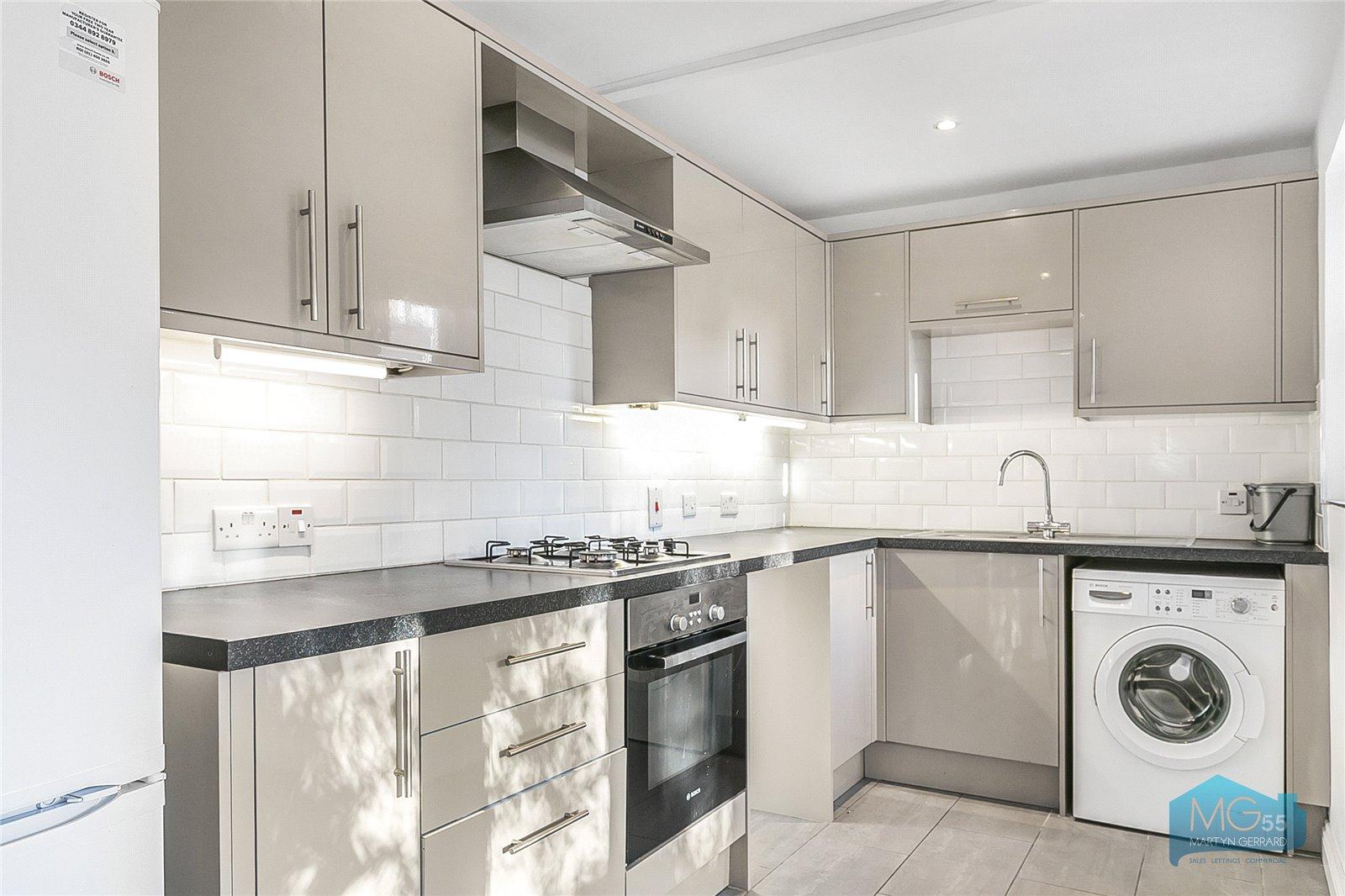 4 bedroom End of Terrace House to rent - Martyn Gerrard