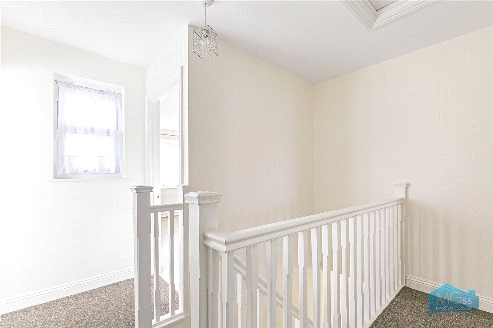 4 bedroom End of Terrace House to rent - Martyn Gerrard