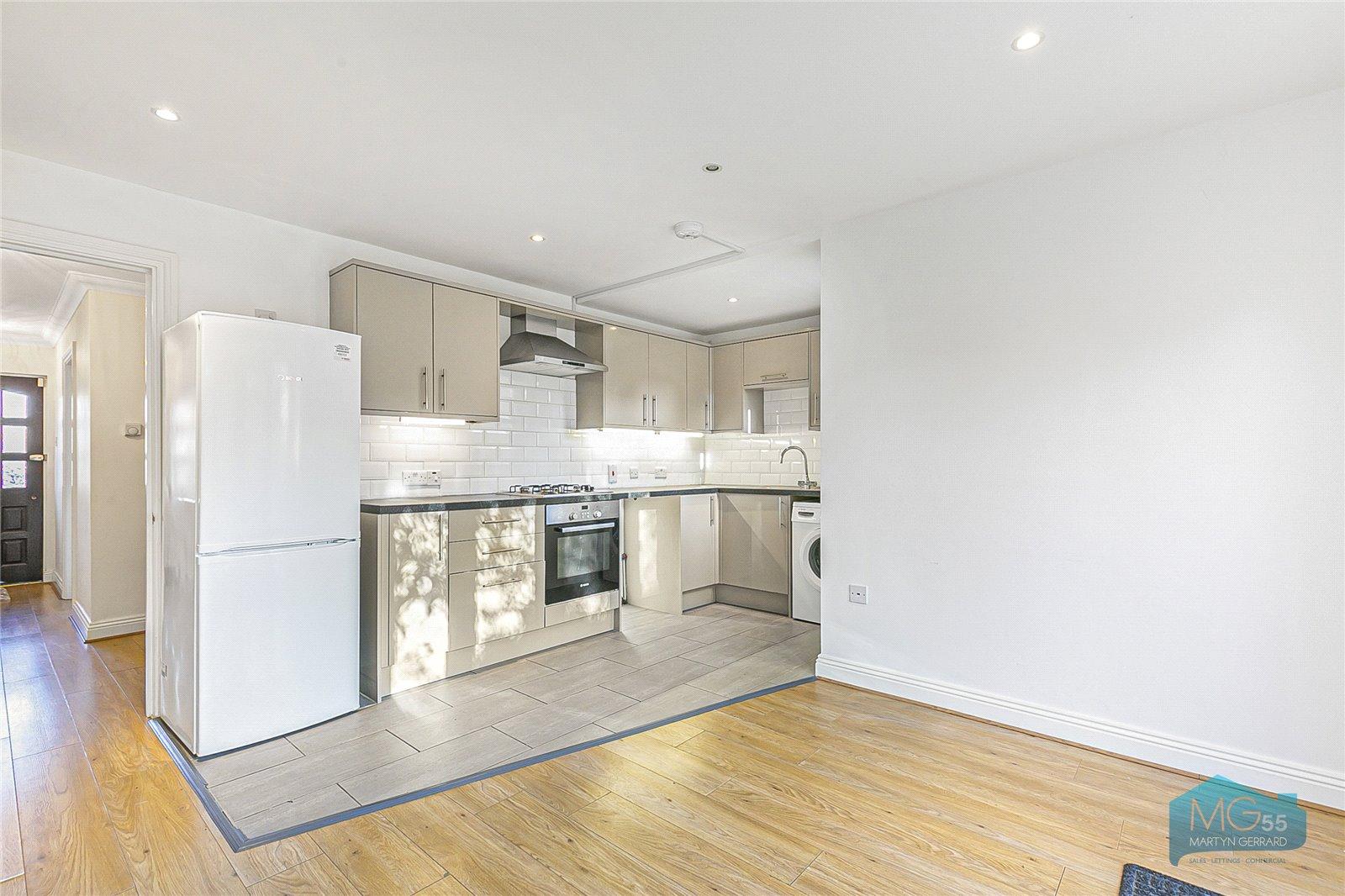 4 bedroom End of Terrace House to rent - Martyn Gerrard