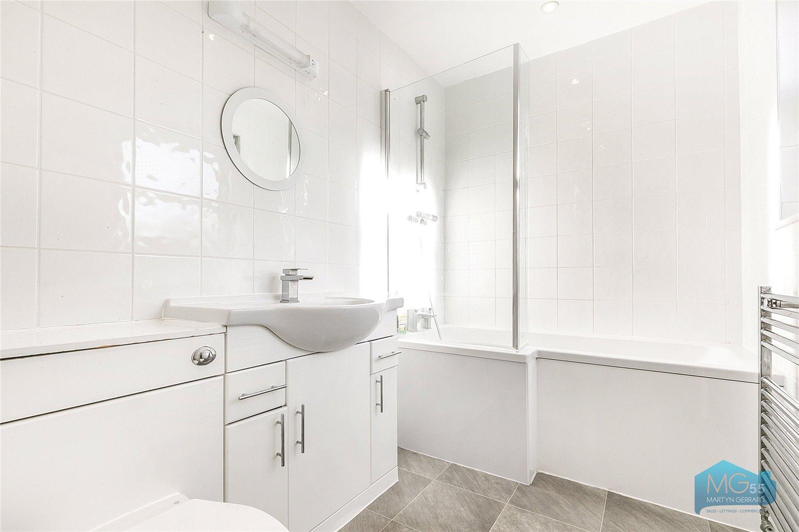 4 bedroom End of Terrace House to rent - Martyn Gerrard