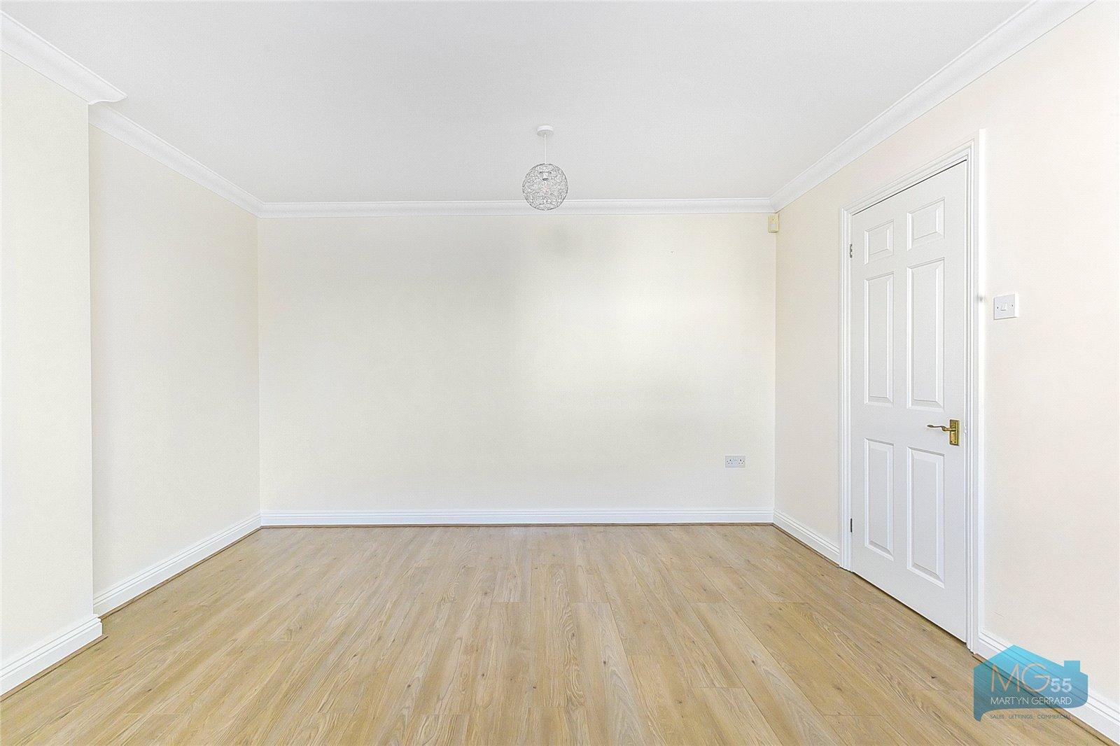 4 bedroom End of Terrace House to rent - Martyn Gerrard