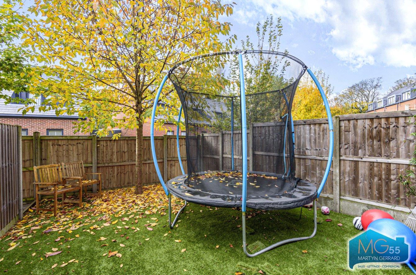 4 bedroom House to rent - Martyn Gerrard
