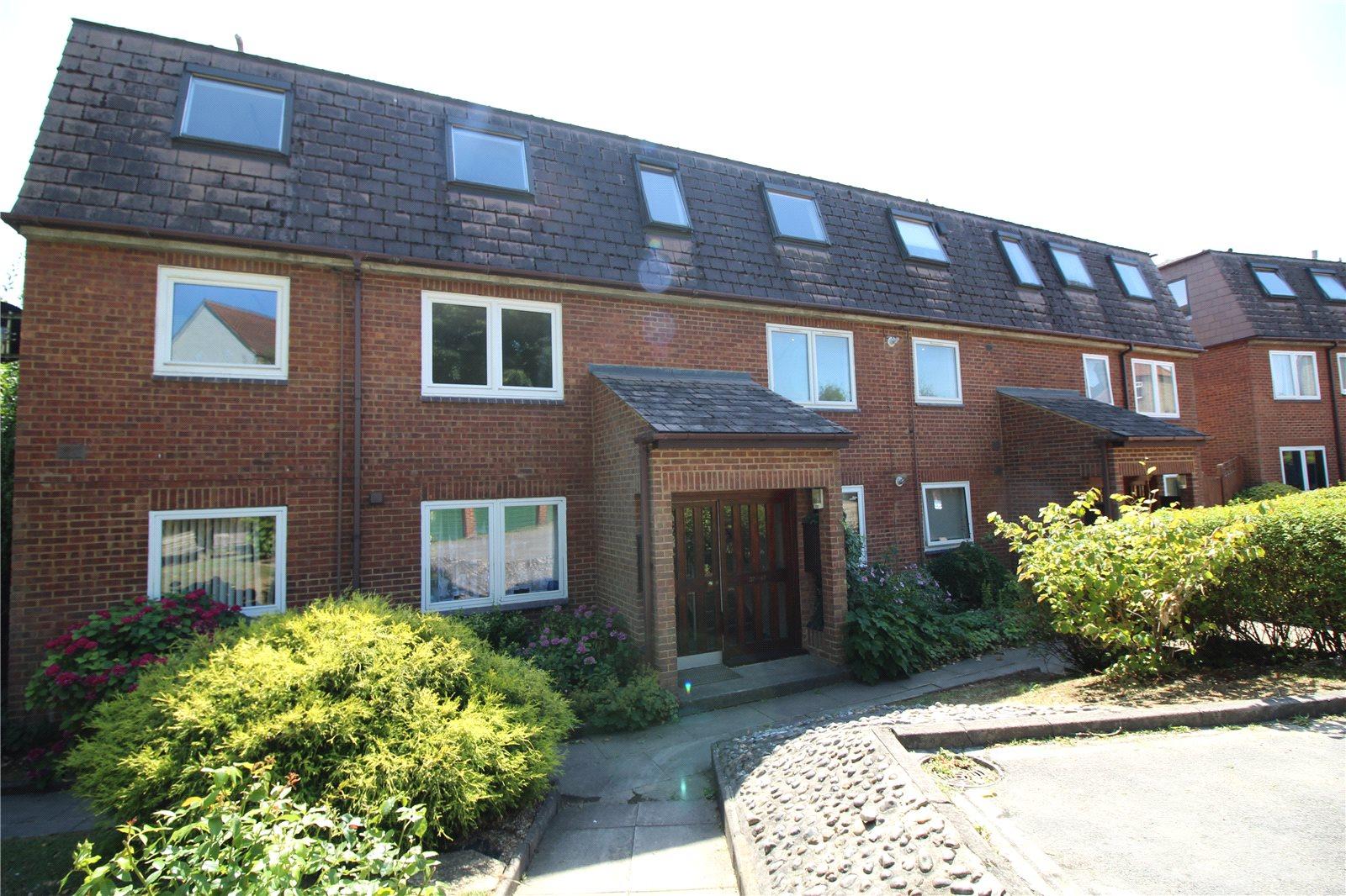 2 bedroom Apartment to rent - Martyn Gerrard