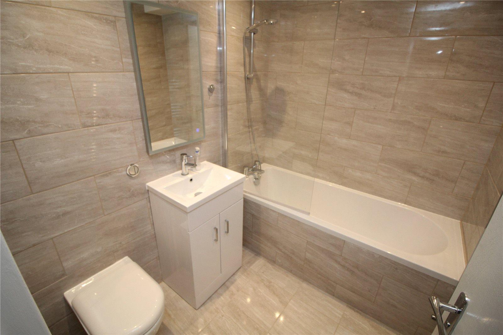 2 bedroom Apartment to rent - Martyn Gerrard