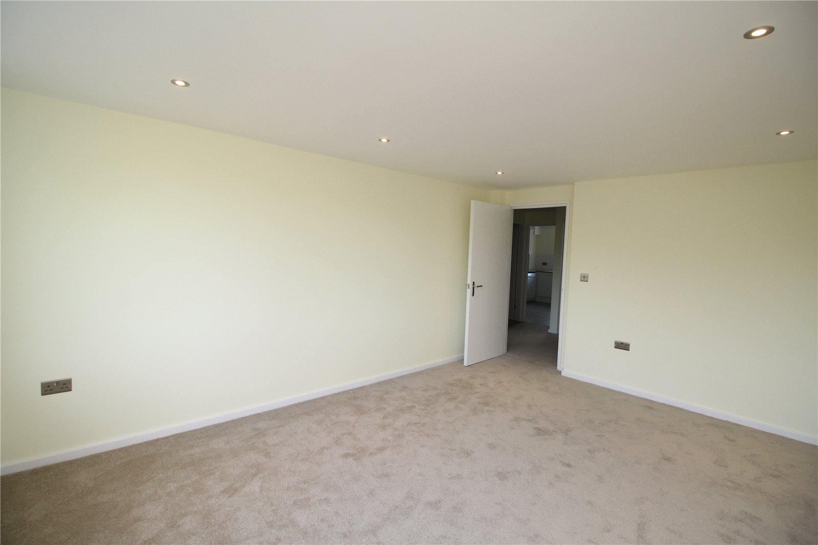 2 bedroom Apartment to rent - Martyn Gerrard