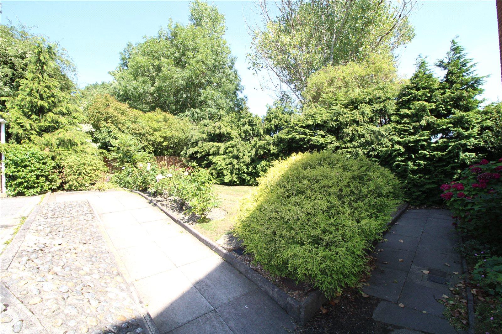 2 bedroom Apartment to rent - Martyn Gerrard