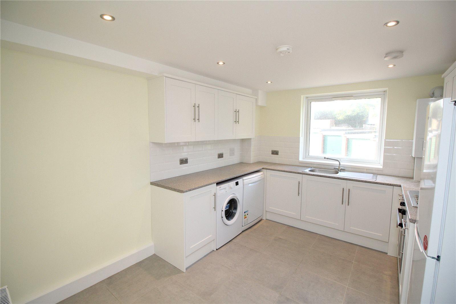 2 bedroom Apartment to rent + ' - Martyn Gerrard