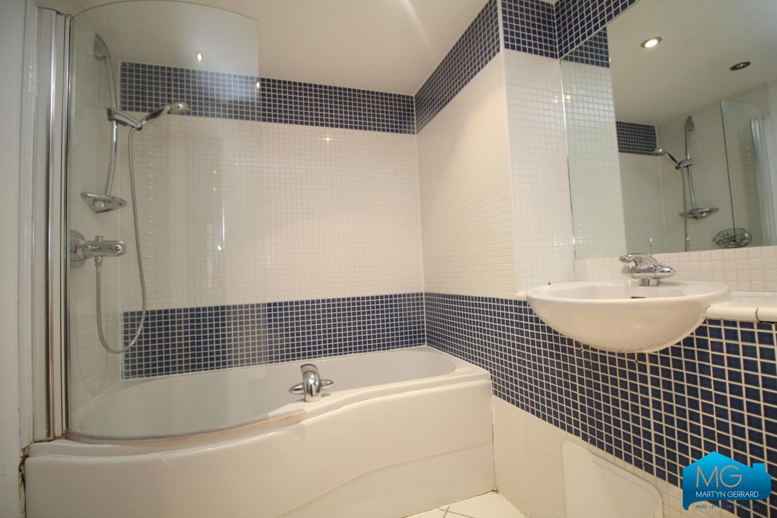 4 bedroom Terraced House to rent - Martyn Gerrard