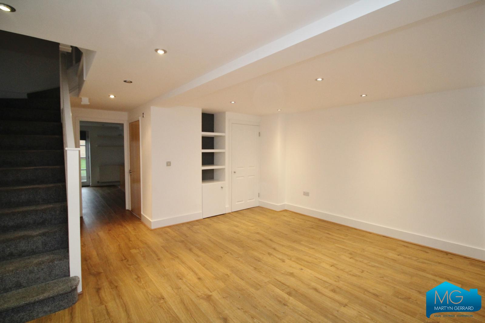 4 bedroom Terraced House to rent - Martyn Gerrard