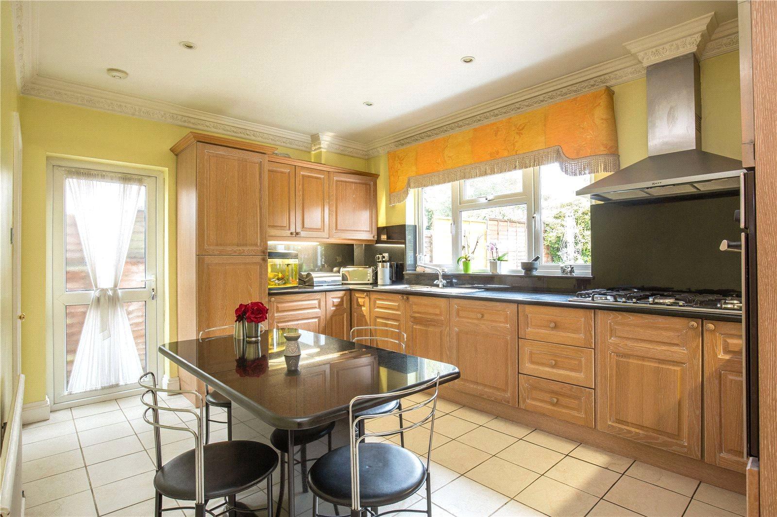3 bedroom Detached House to rent - Martyn Gerrard