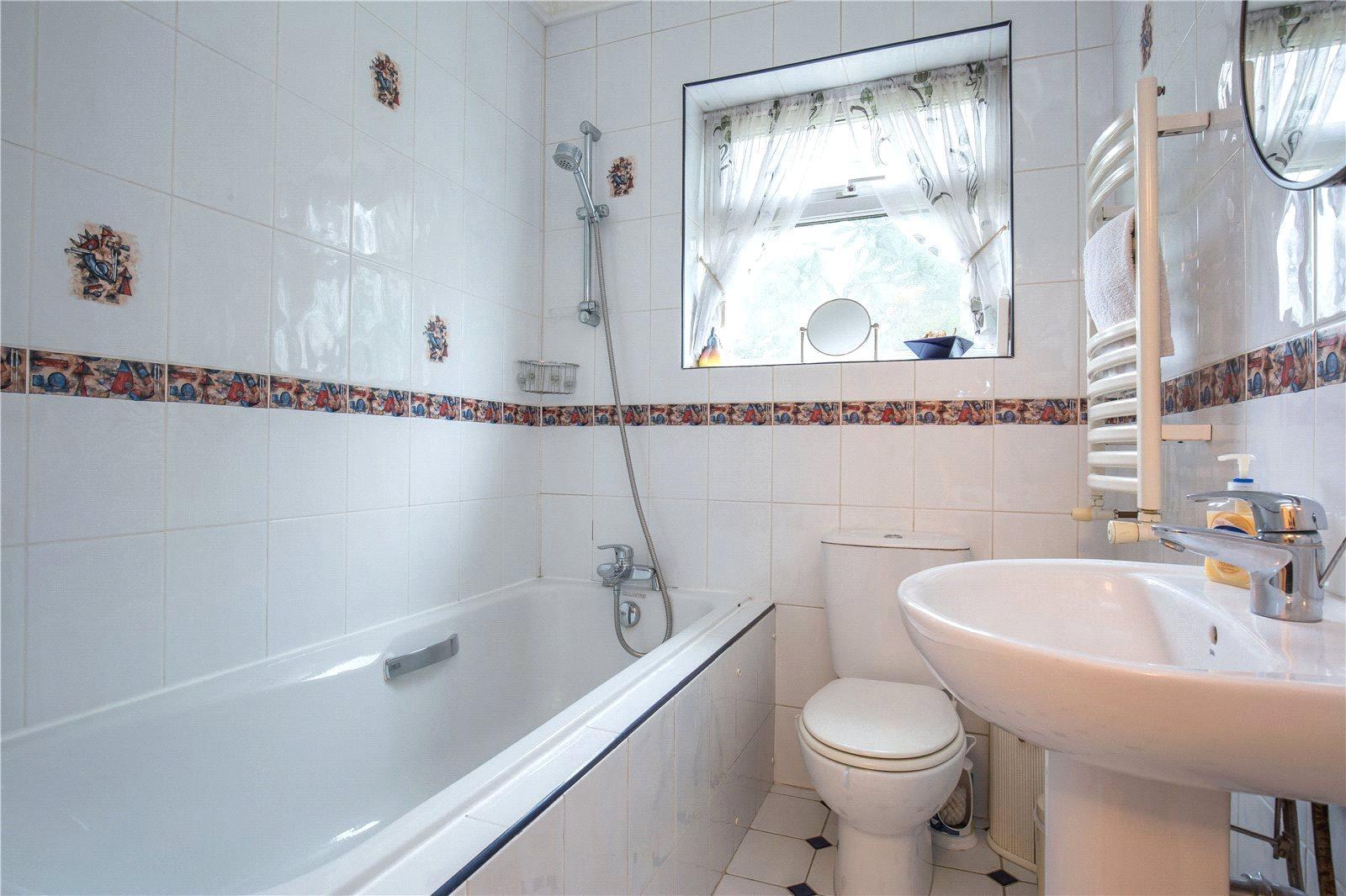 3 bedroom Detached House to rent - Martyn Gerrard