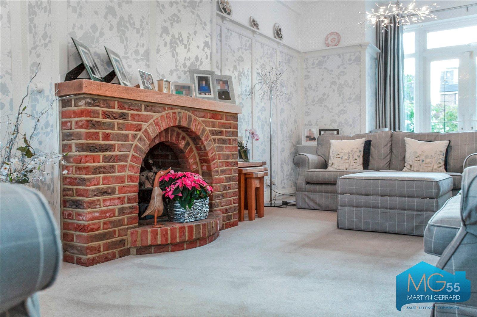 4 bedroom Semi-Detached House to rent - Martyn Gerrard