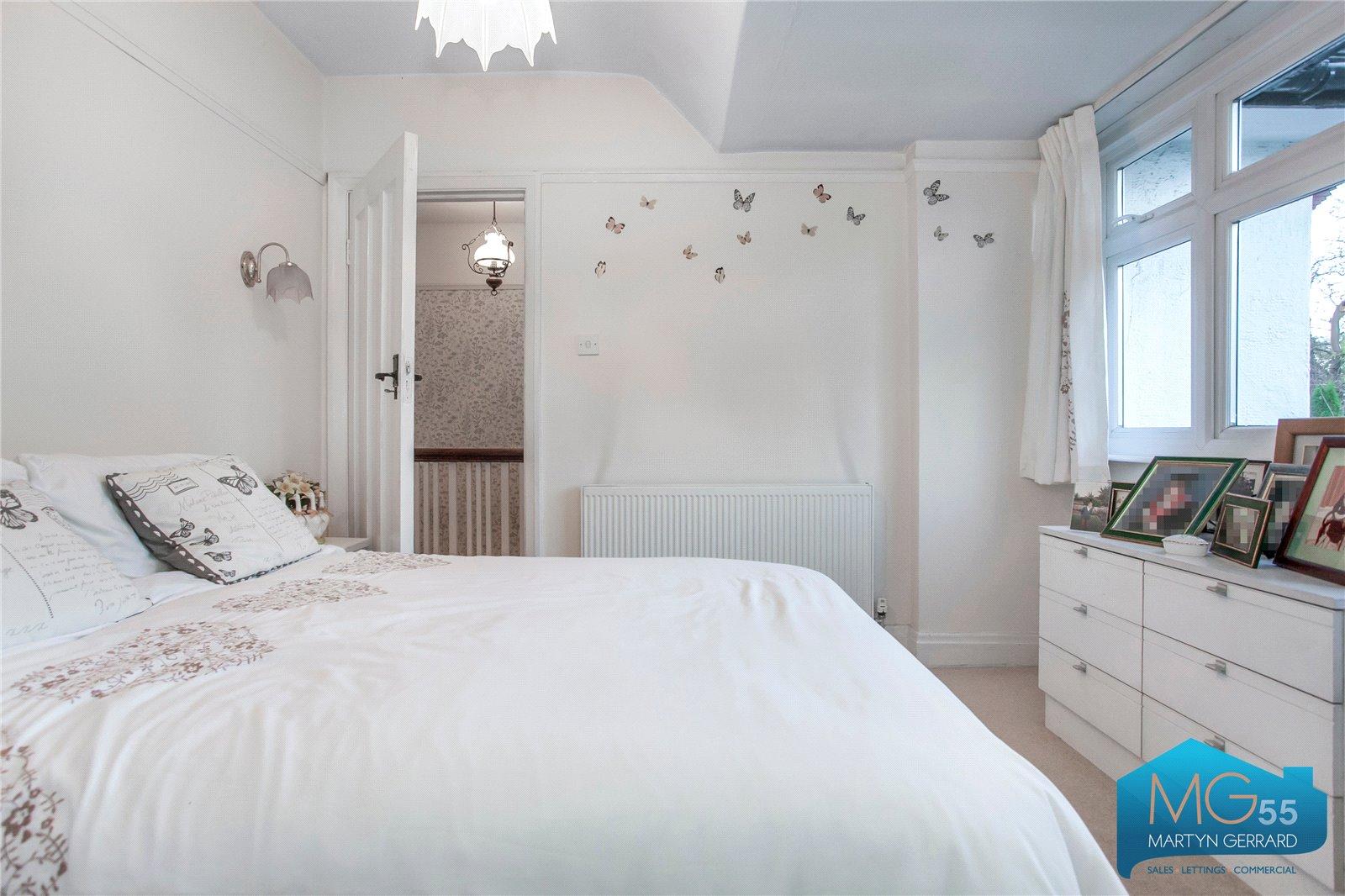 4 bedroom Semi-Detached House to rent - Martyn Gerrard