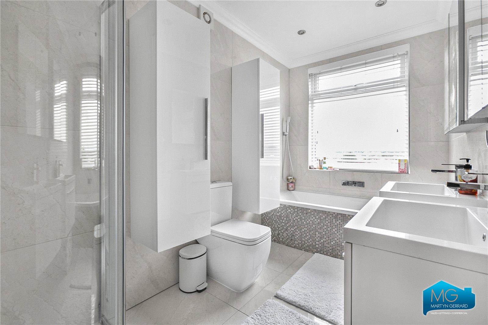 4 bedroom Semi-Detached House to rent - Martyn Gerrard