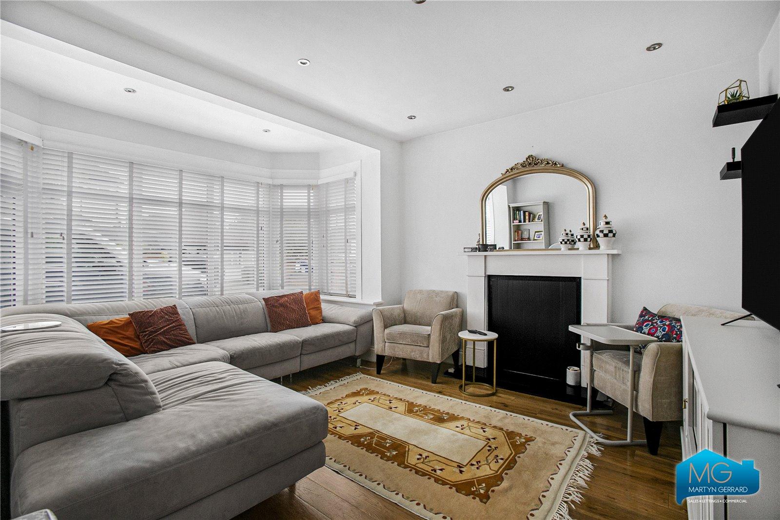 4 bedroom Semi-Detached House to rent - Martyn Gerrard