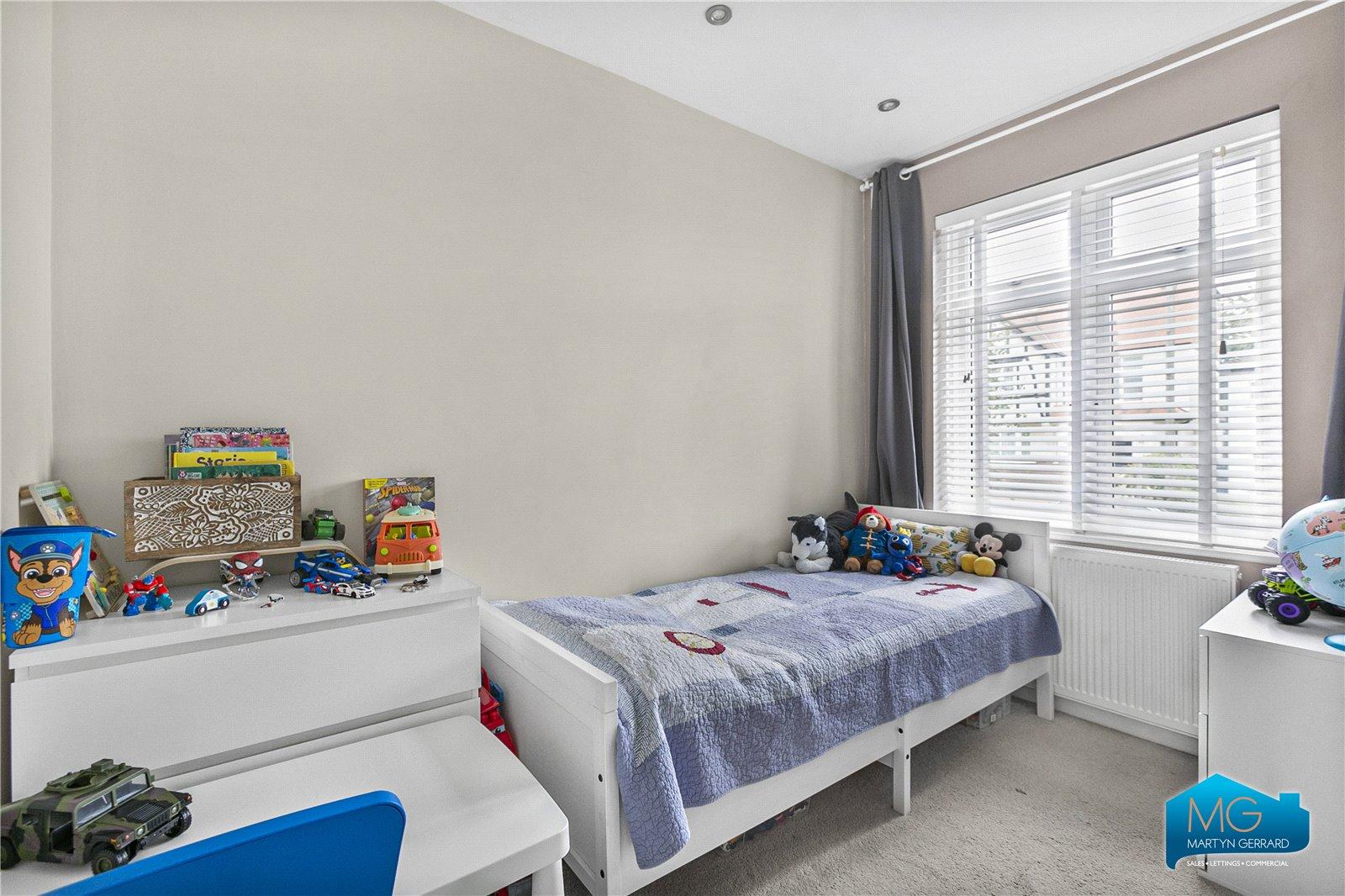 4 bedroom Semi-Detached House to rent - Martyn Gerrard