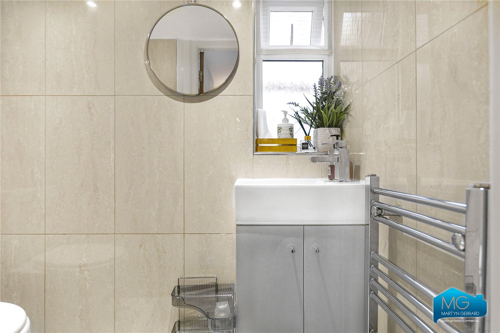 4 bedroom Semi-Detached House to rent - Martyn Gerrard