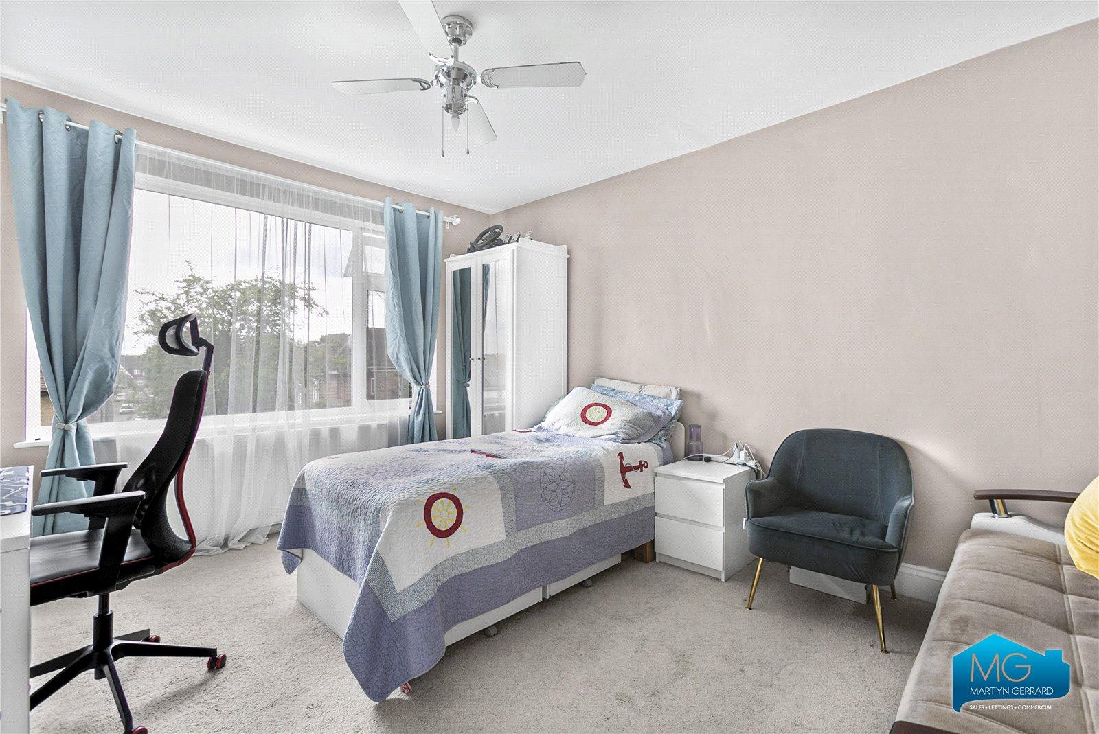 4 bedroom Semi-Detached House to rent - Martyn Gerrard