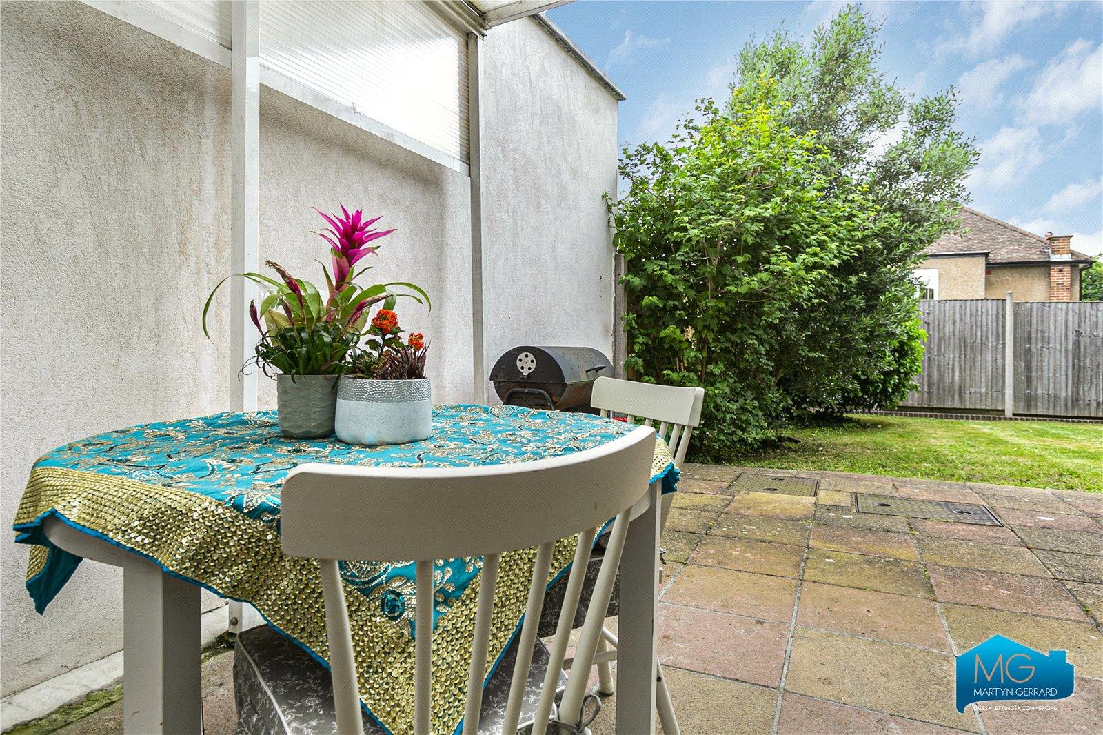 4 bedroom Semi-Detached House to rent - Martyn Gerrard