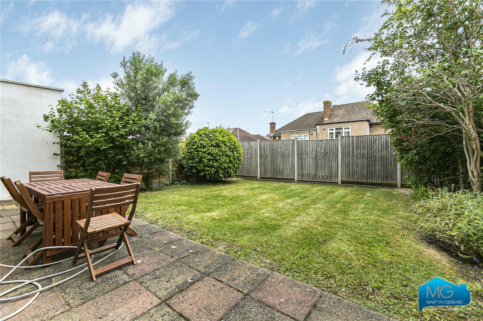 4 bedroom Semi-Detached House to rent - Martyn Gerrard