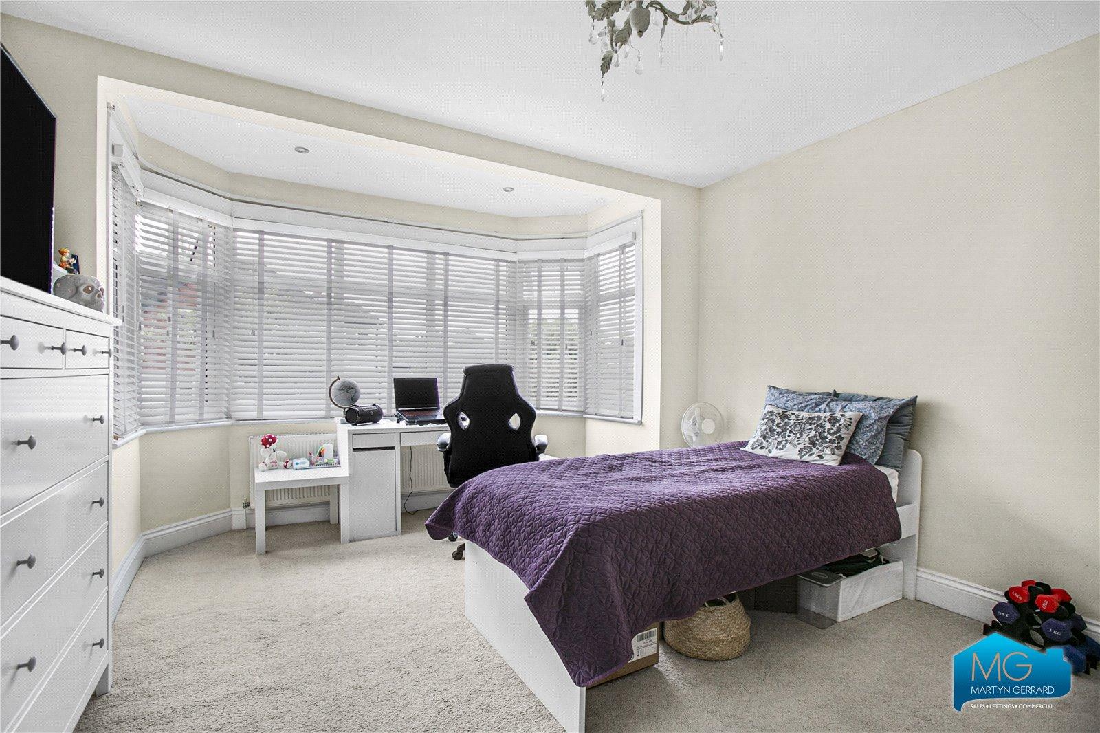 4 bedroom Semi-Detached House to rent - Martyn Gerrard