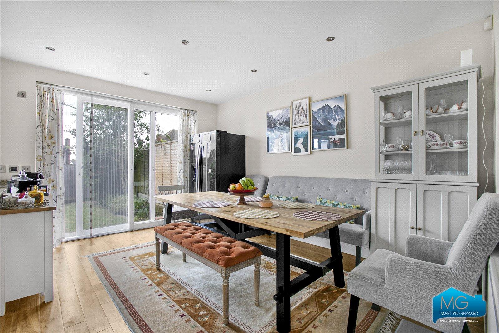 4 bedroom Semi-Detached House to rent - Martyn Gerrard