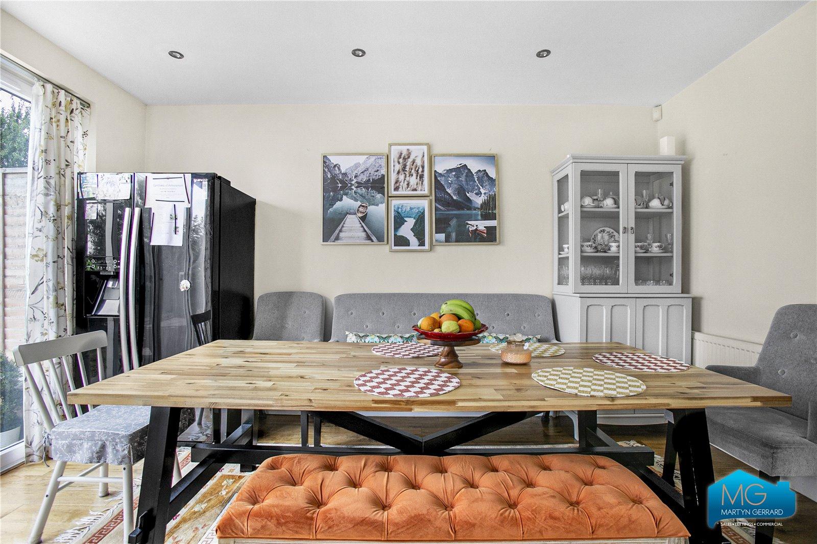 4 bedroom Semi-Detached House to rent - Martyn Gerrard