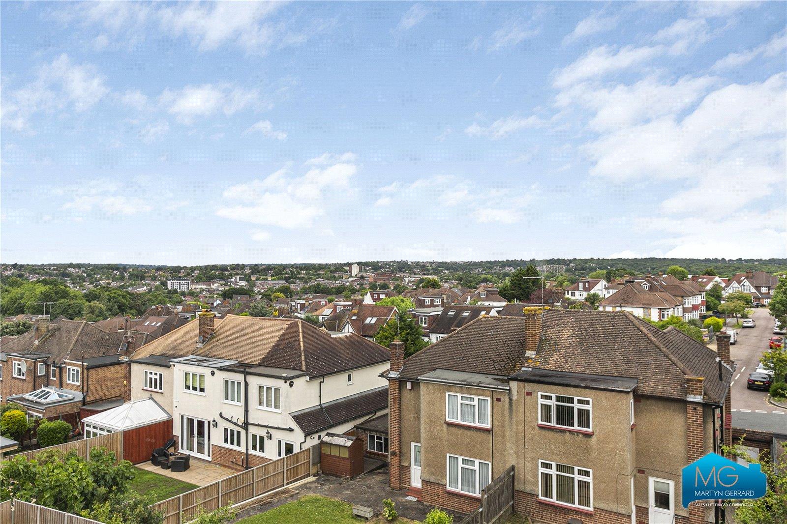 4 bedroom Semi-Detached House to rent - Martyn Gerrard