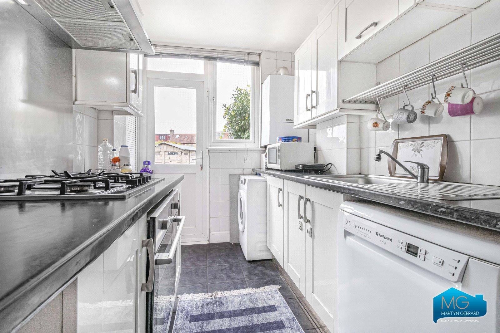 3 bedroom Terraced House to rent - Martyn Gerrard