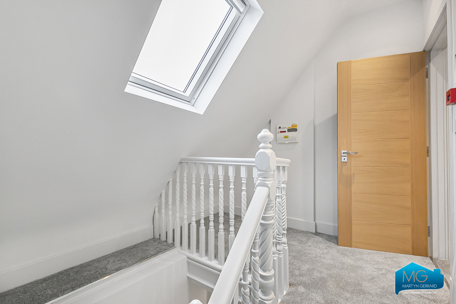 2 bedroom Apartment to rent - Martyn Gerrard