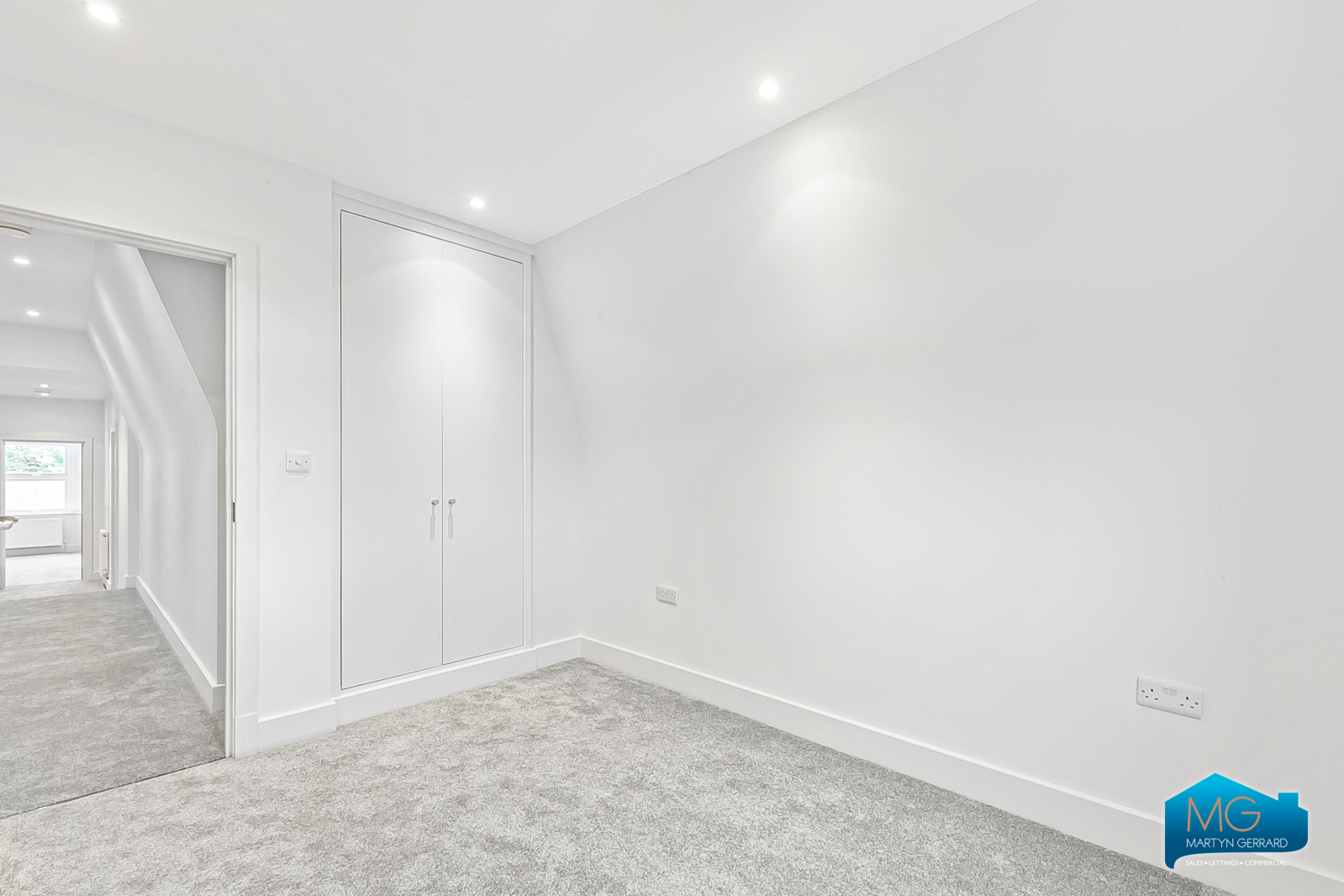 2 bedroom Apartment to rent - Martyn Gerrard