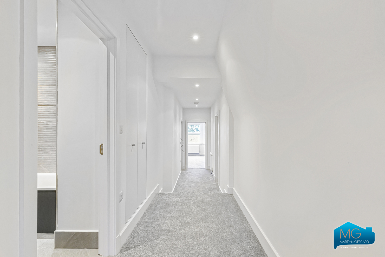 2 bedroom Apartment to rent - Martyn Gerrard