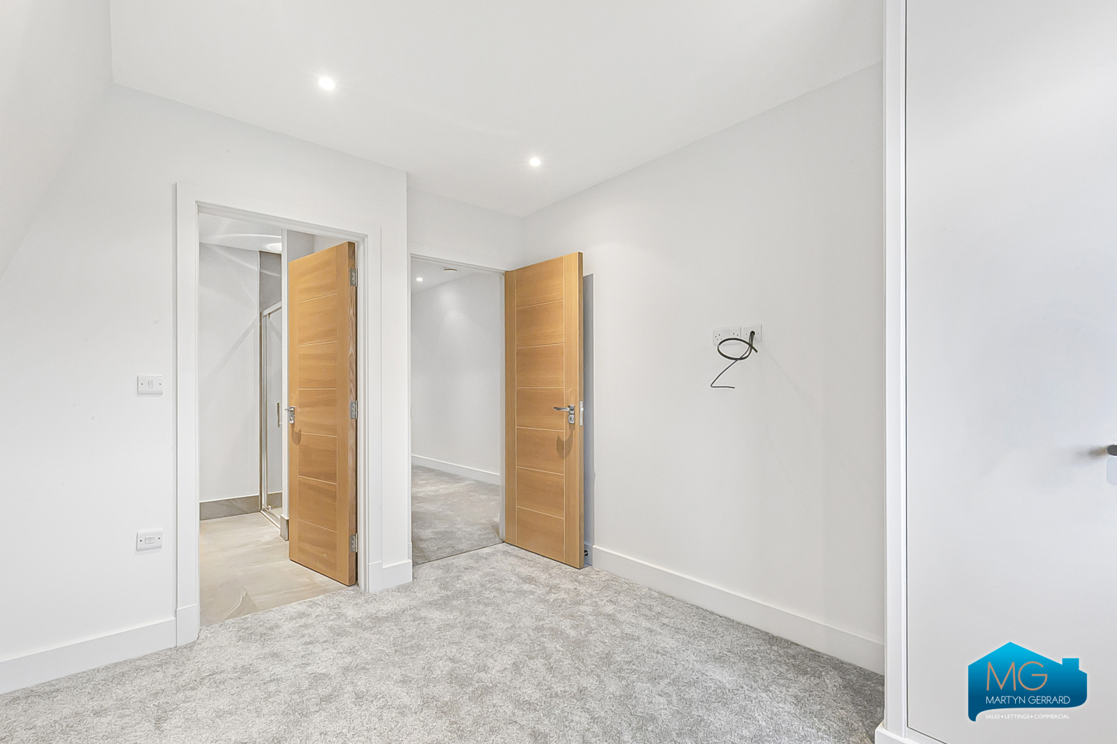 2 bedroom Apartment to rent - Martyn Gerrard